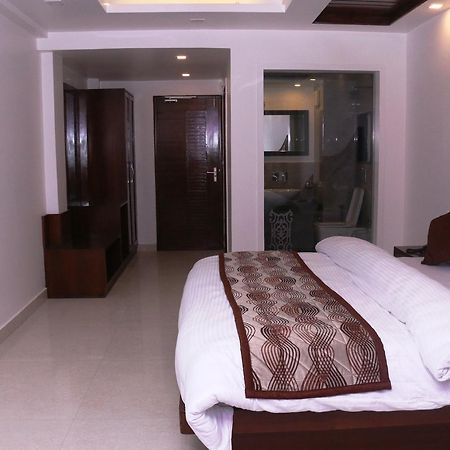 New Bharat Hotel Мусори Екстериор снимка