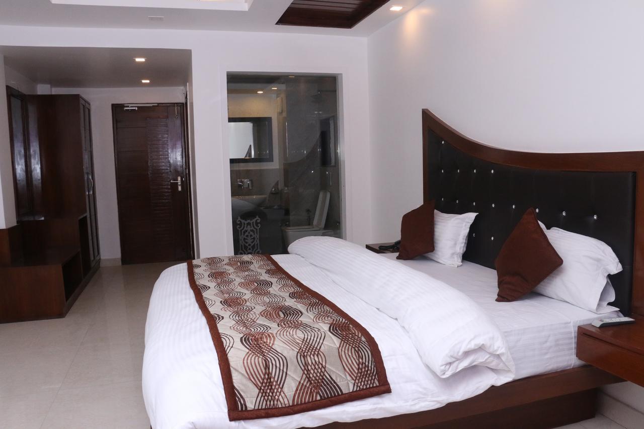New Bharat Hotel Мусори Екстериор снимка