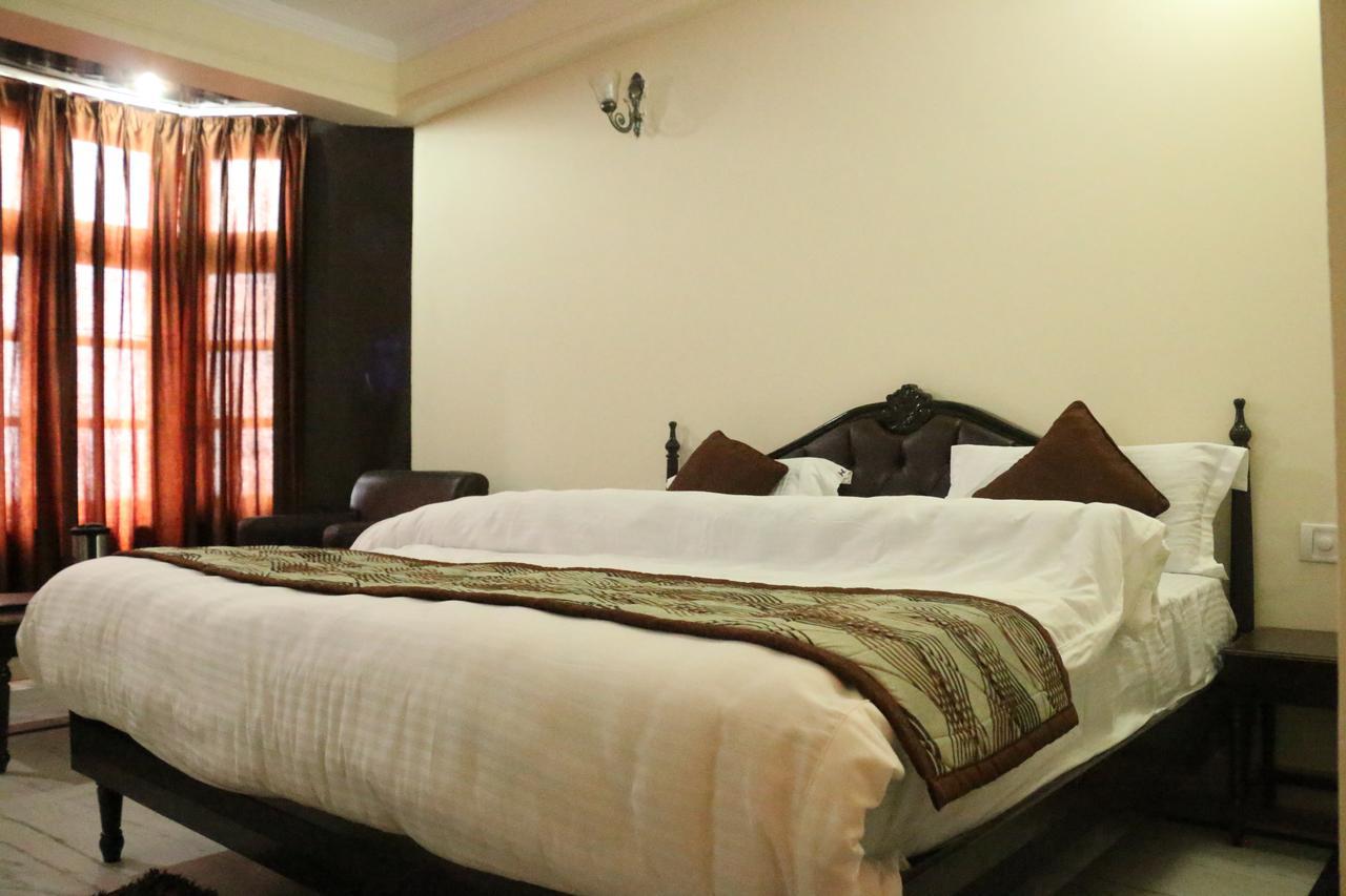 New Bharat Hotel Мусори Екстериор снимка